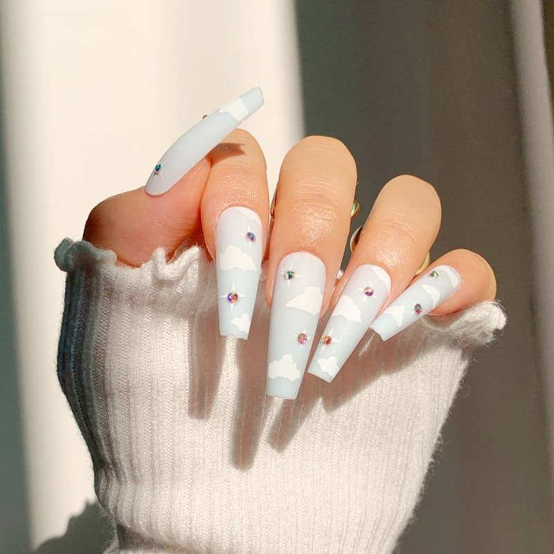 Different Styles of Wearing Nails