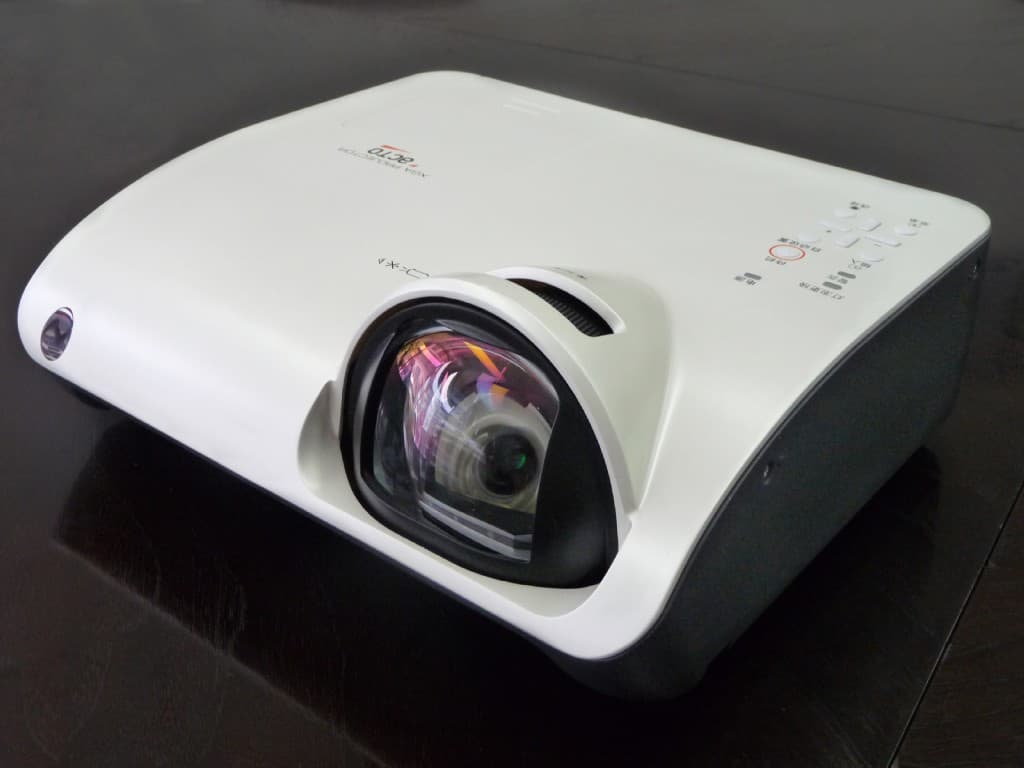 Acto Lx600w Short Throw 3LCD Projector