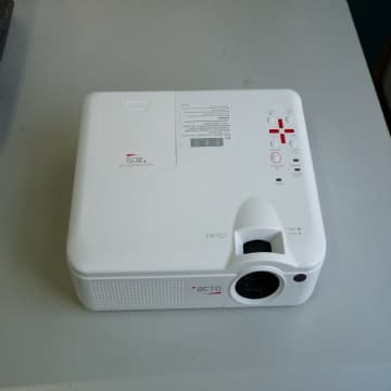 3LCD Projector LX660
