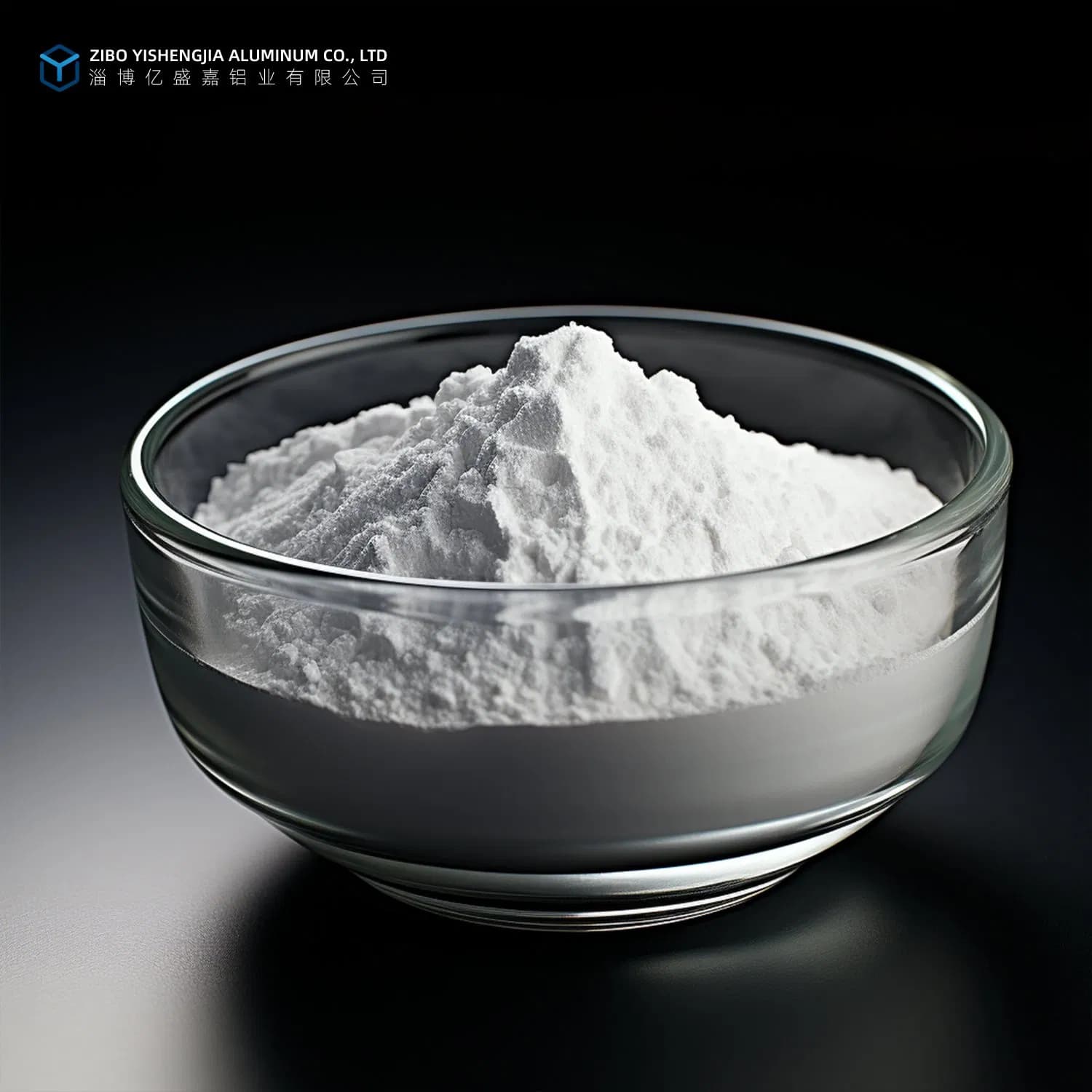 Low Silicon Macroporous Pseudoboehmite