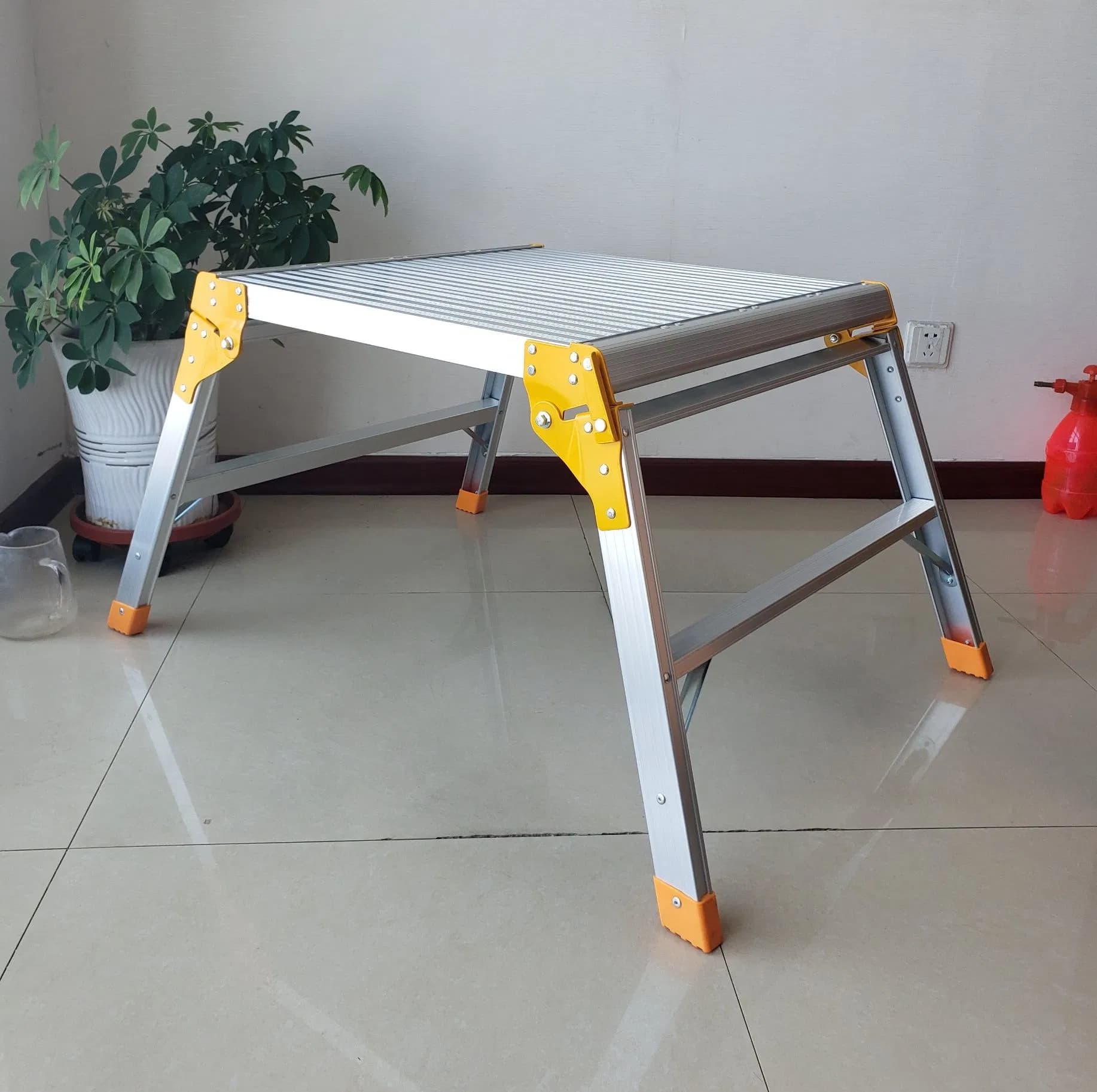 Aluminium Work Platform Used in Workshop