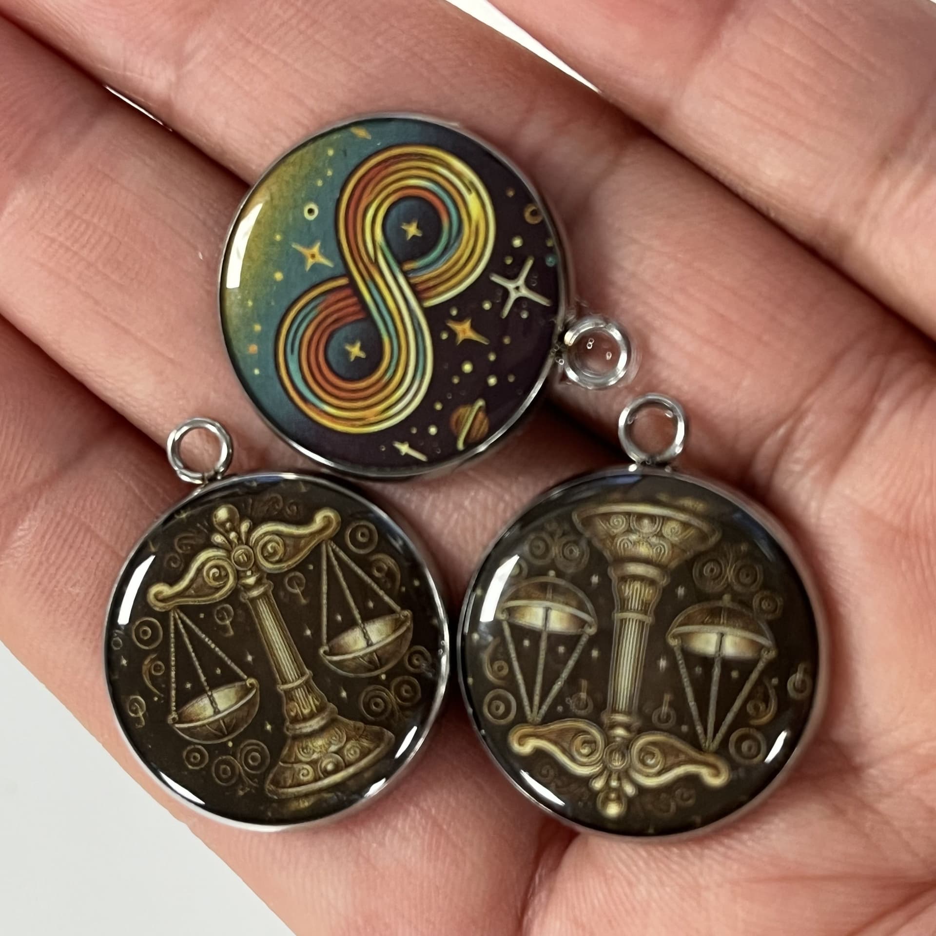 Tap to See Great Moments Smart Jewelry