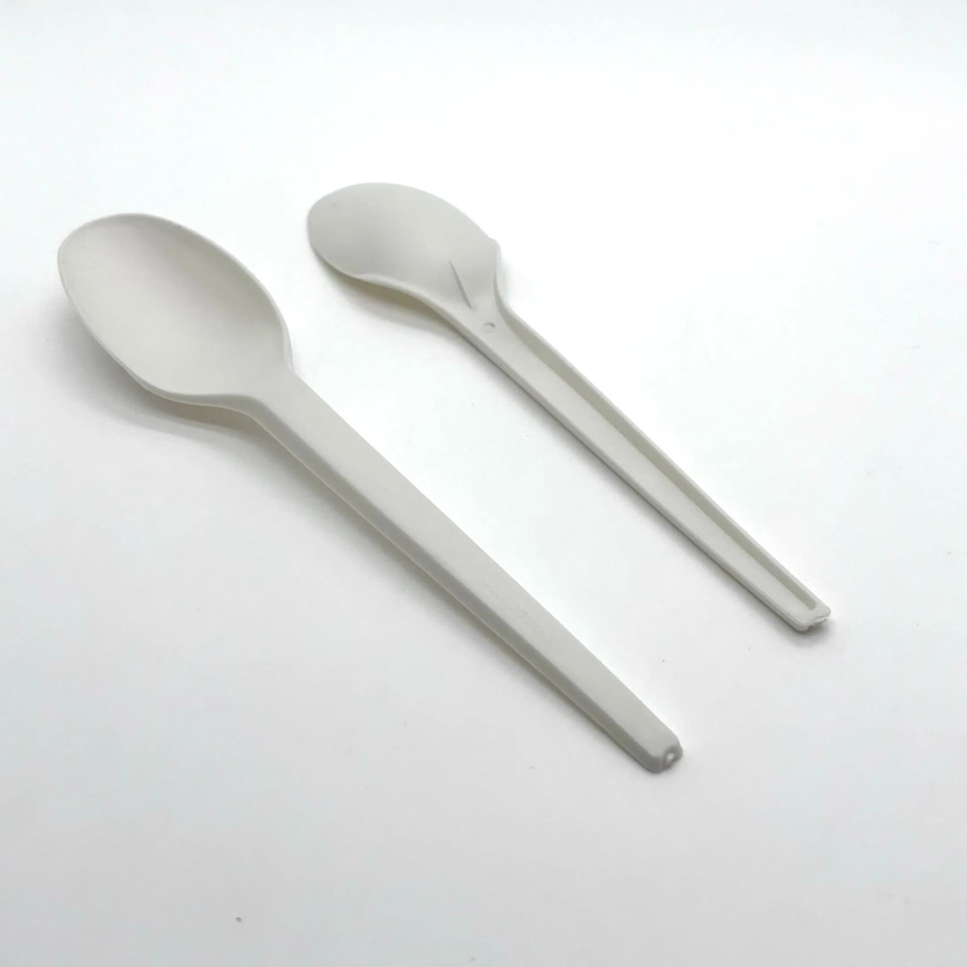 Biodegradable 6.5-Inch White Cpla Spoons for Sustainable Dining
