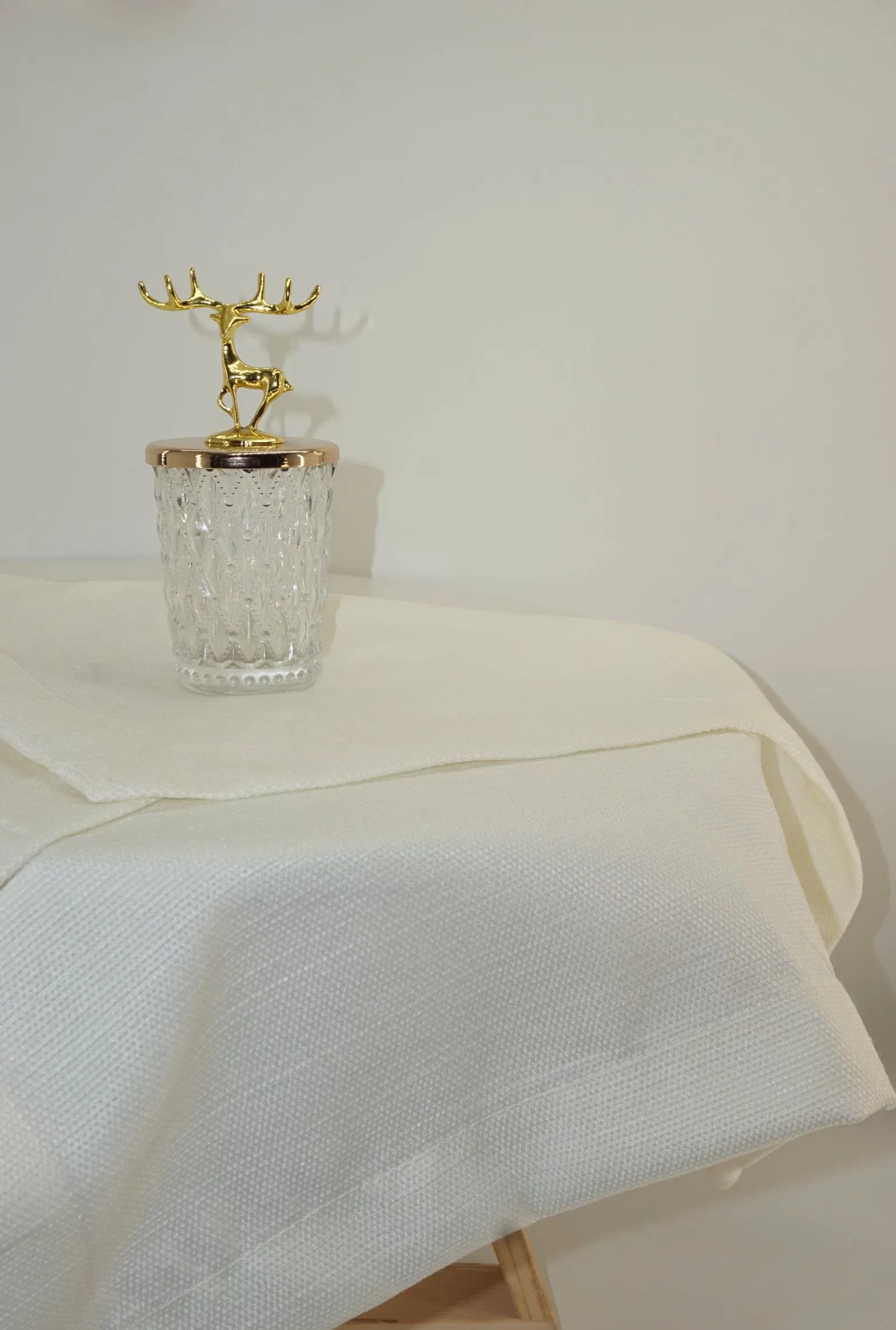 Explosive Models Ivory Slub Linen Like Texture Fabric for Napkins and Tablecloth