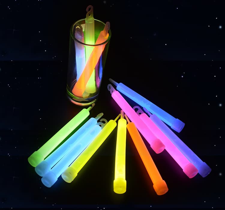 Stock One-off 6 Inch Emergency Lighting Stick Ultra Bright Glow Snap Light Party Glow Sticks