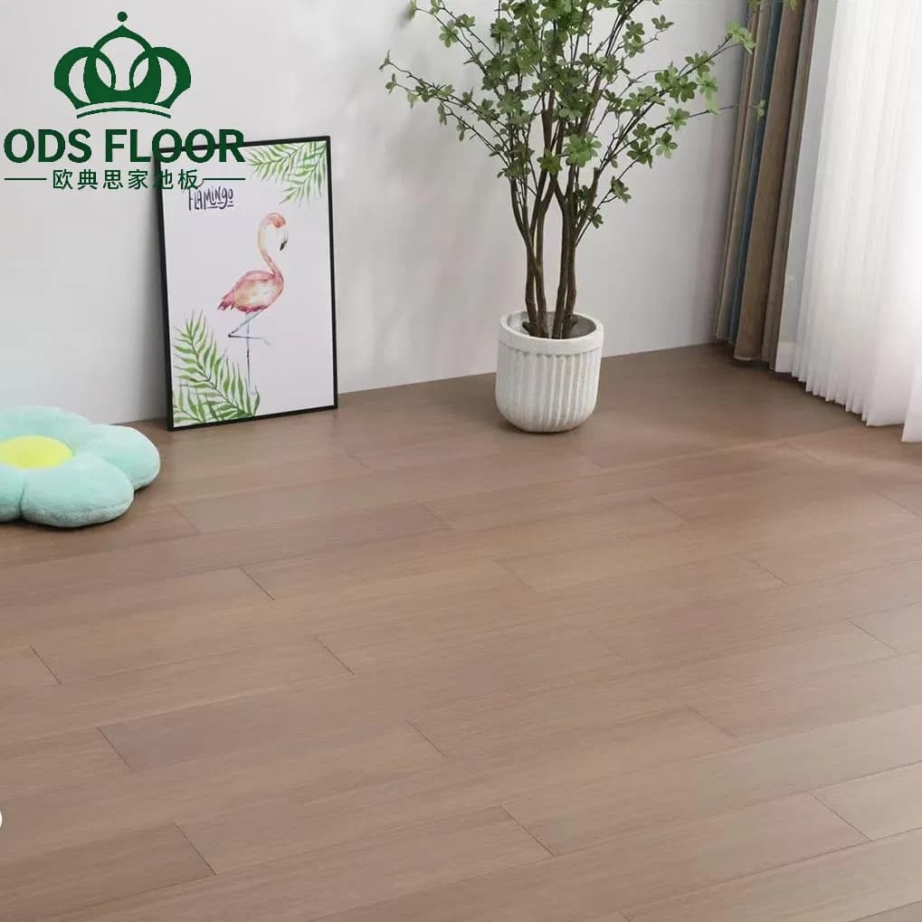 Underfloor Heating Compatible Oak Solid Hardwood Floor for Townhouse with Enf Low Emission Standard Square Edge
