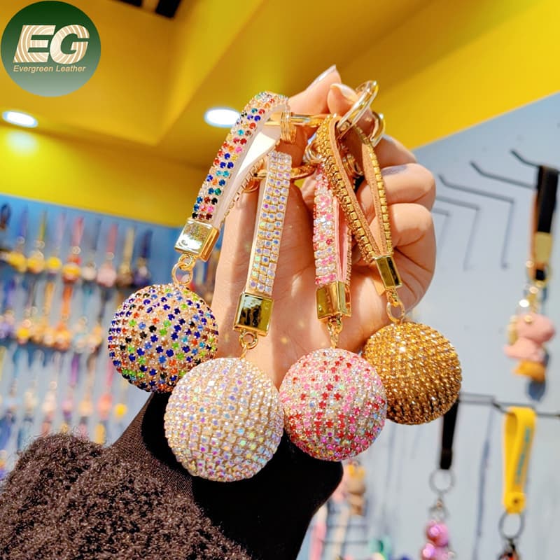 Ea407 Fashion Gift Diamond Keychain Crystal Accessory Car Cute Metal Charm Mini Designer Ball Purse 3D Custom Luxury Keychains