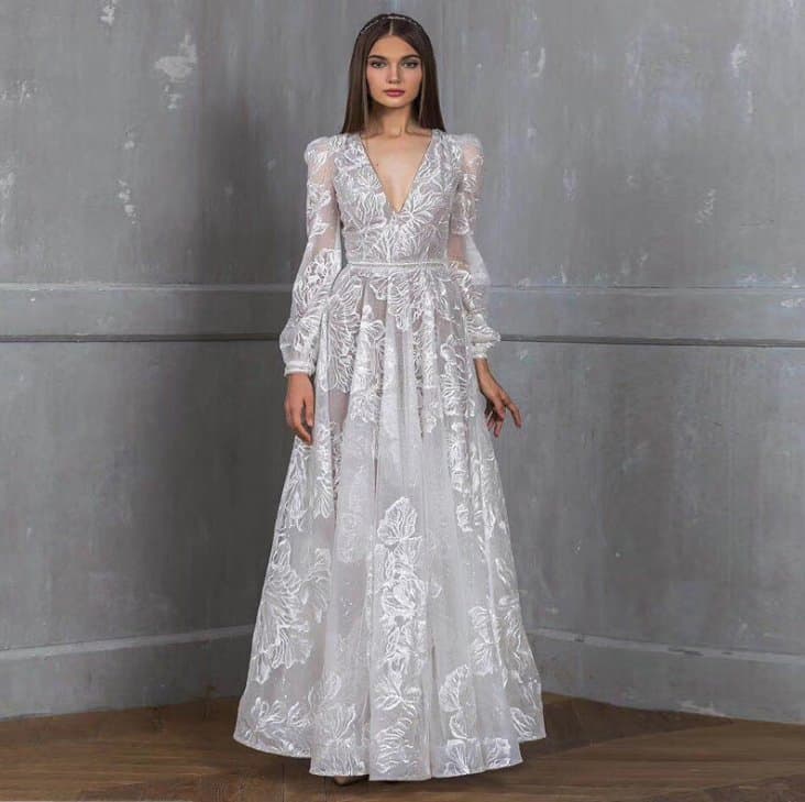 Wedding Dress Chic Lace Evening Dresses V Neck Sleeveless Beachy Wedding Gowns Wedding Decorations