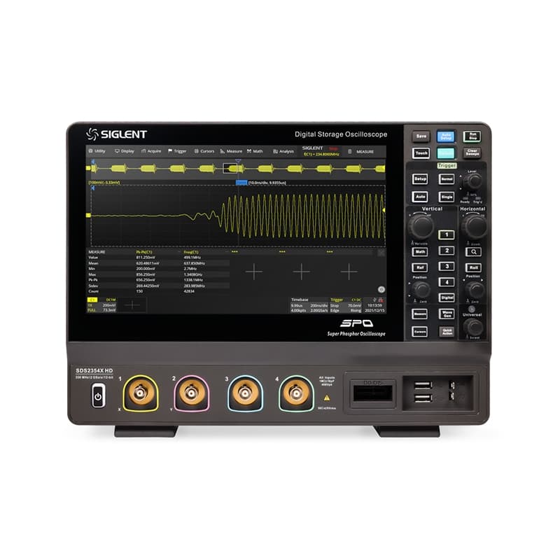 Digital Storage Oscilloscope SDS2000X HD with Bandwidth of 500 MHz / 200 MHz for Learning Electronic Measurements.