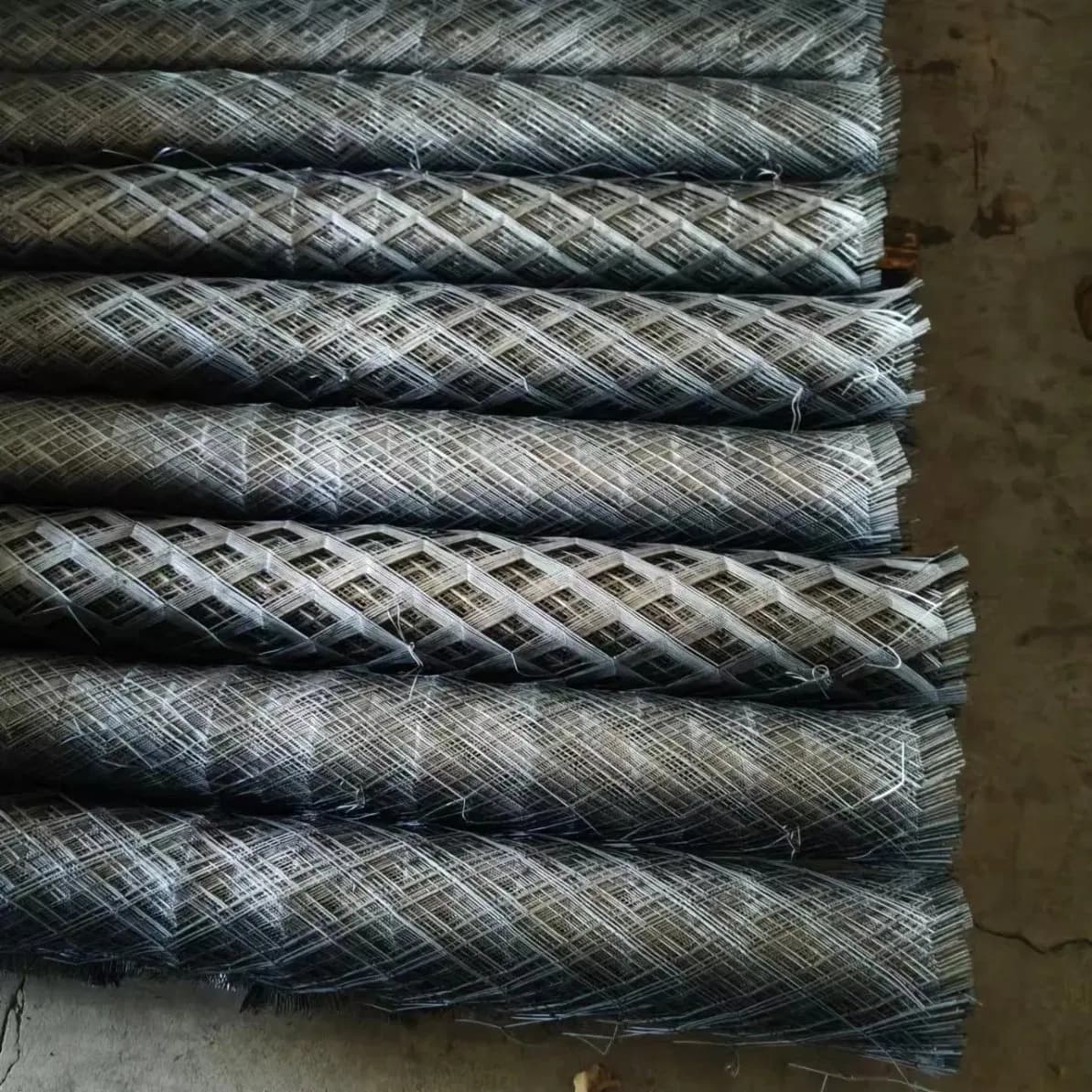 Hot Selling 20*40mm Aluminum Expanded Metal Roll
