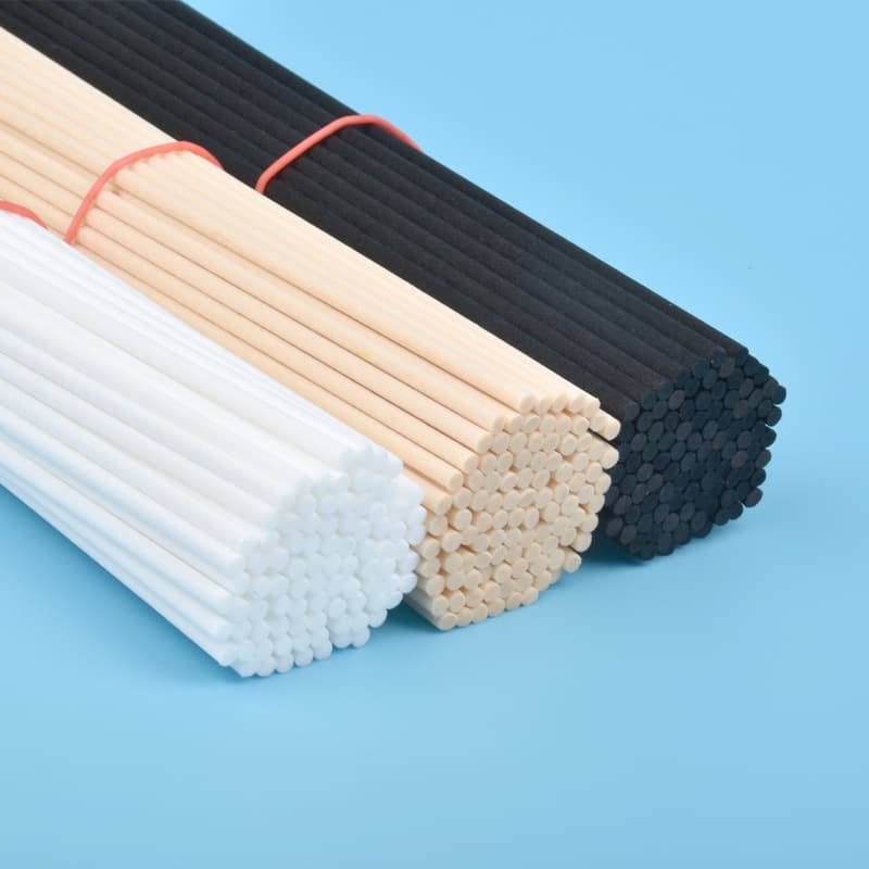 Stick Diffuser with Absorbent Core for Invigorating Aromatherapy