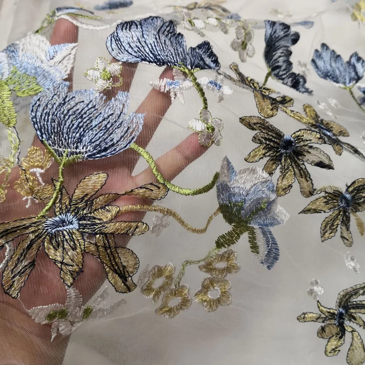 Luxury Pattern Embroidery Flower Silver String Embroidery Lace