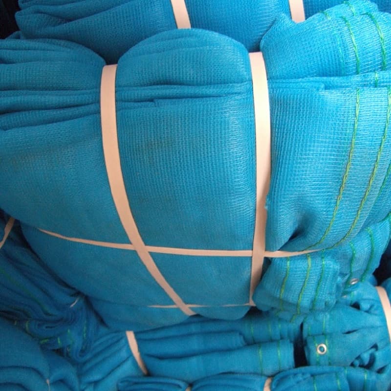 Vertical Wire Mesh for Safety Is Used to Circle The Building Site