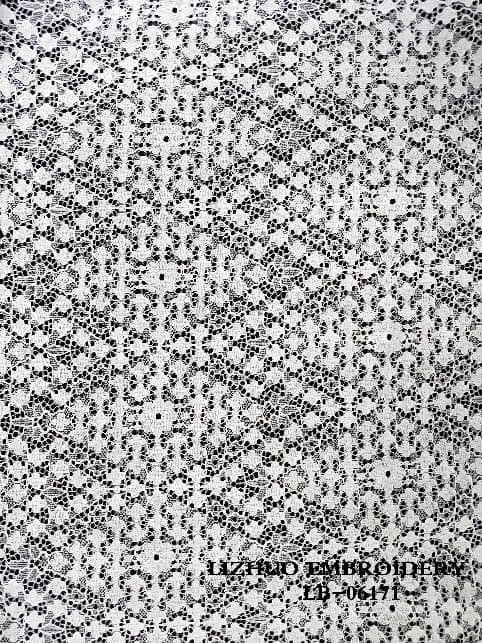 Luxurious White African Lace Fabric for Elegant Fashion Designs