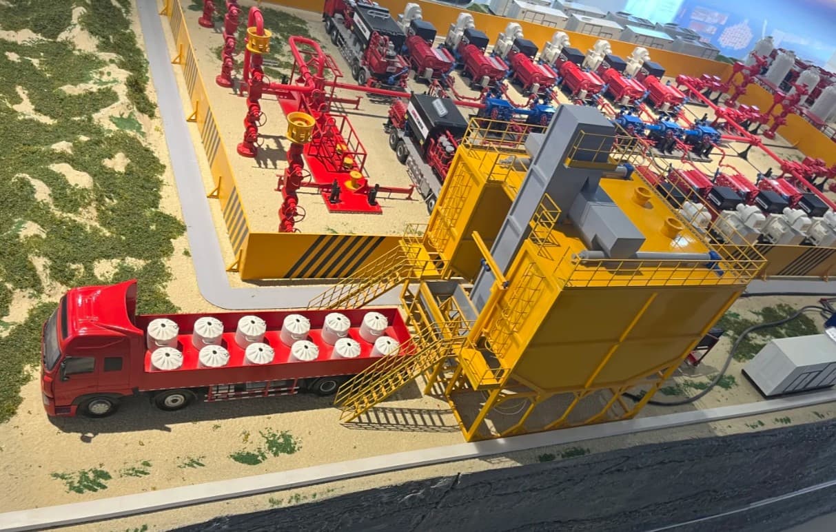 Advanced Offshore Platform Operation Demonstration Model for Exhibitions