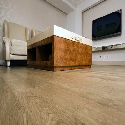 Wood Laminate Floor 8.3mm Latest Designs European Standard HDF AC4 Quality Laminated Flooring