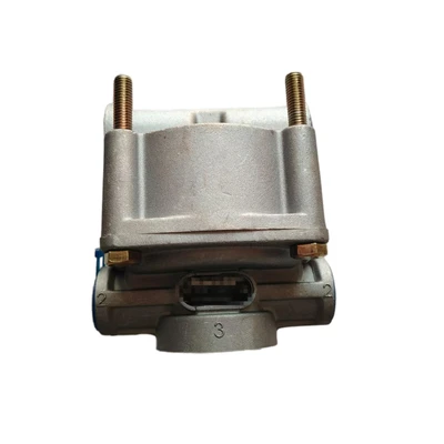 31 Truck Accessories Advanced Differential Relay Valve for Reliable Stopping