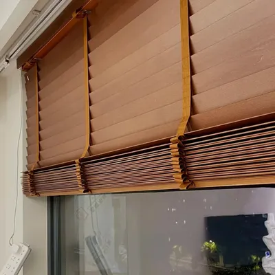 Elegant Cordless Horizontal Venetian Blinds in Natural Wood and Faux Wood
