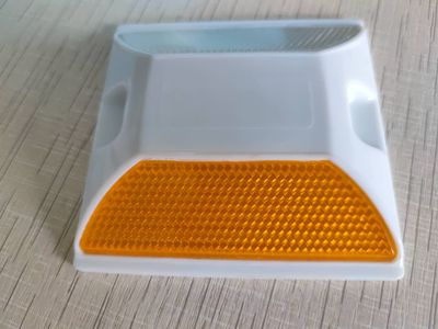 100*100*20mm Reflective Plastic Road Safety Studs (CC-PS01)
