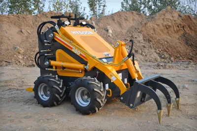 Compact CE Certified Mini Loader for Versatile Skid Steer Operations
