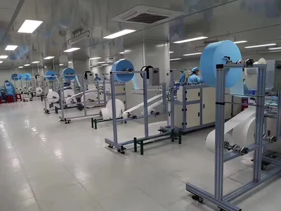 Precise Type Automatic Face Mouth Mask Body Making Machine