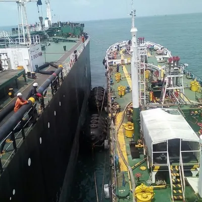 CCS/BV/ABS/Dnv/Pianc Certificate 50 Kpa Yokohama Pneumatic Floating Rubber Fender
