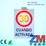 EU Standard Solar Traffic Warning Sign / LED Flashing Road Sign