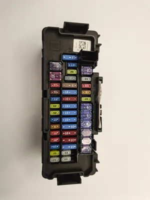 Matching Design and Production Car Relay Connector Pin Blade Fuse Box