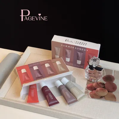 Lip Gloss Four-Piece Set Buttery Moisturizing and Hydrating Colored Lip Balm Set