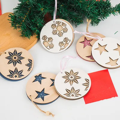 Round Wood Hanging Ornaments for Christmas Door Decorations