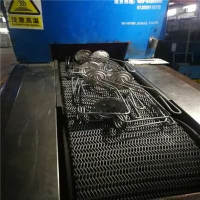 China Metal Mesh Chain Drive 304 316 321 Stainless Steel Conveyor Belt