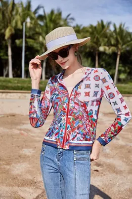 2022 Latest Fashion Pattern Design for Women′ S Tops