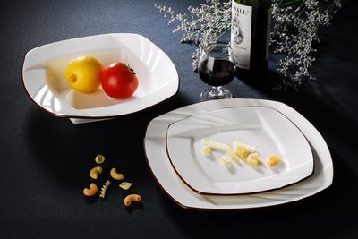Porcelain Plates (Z-2984 Series)