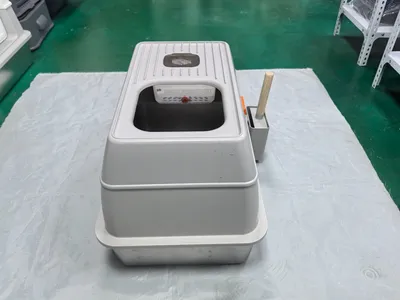 Premium Leak-Proof Cat Litter Box with Effortless Cleaning Features