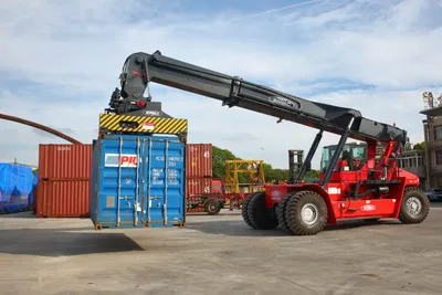 New 55ton Reach Stacker Zhr4531se-4V3dte for Container Loading with Import Engine