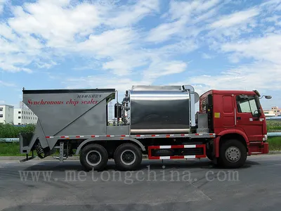 Asphalt Synchronous Chip Sealer Used in Construction Machine