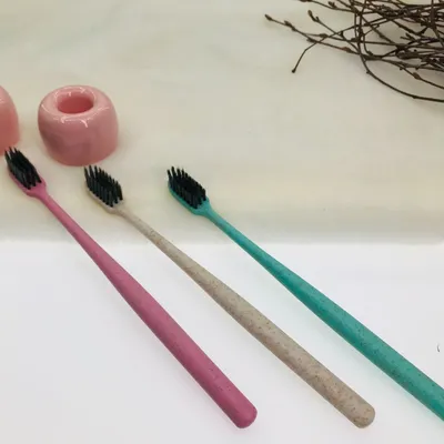 Eco-Friendly Brown Hotel Toothbrushes - Disposable and Budget-Friendly
