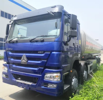336HP 371HP Euro 2 12 Wheel Sinotruk HOWO 30000L Truck Fuel Tank Oil Tankers Truck Fuel Tank Trucks for Sale with Refueling Gun