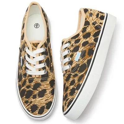 Leopard Print Low Cut Classic Lace up Canvas Shoes for Unisex