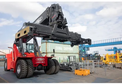 45 Tons Hydraulic Reach Stacker Equipped with Can-Bus Intelligent Management System