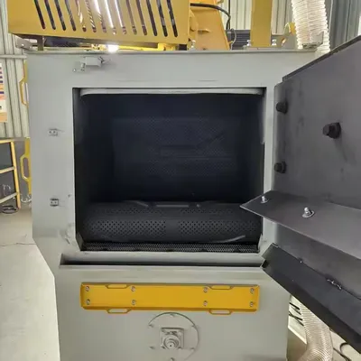 Q326 Low-Priced Crawler-Type Shot Blasting Machine 200kg Max Load Capacity Engine Motor Core for Deflashing Burnishing