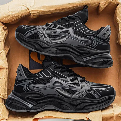 Lightweight Breathable Men's Running Shoes with Thick Sole Design