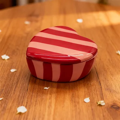 Heart Shaped Luxury Candle Ceramic Vessels Indoor Scented Candle Jar with Lid