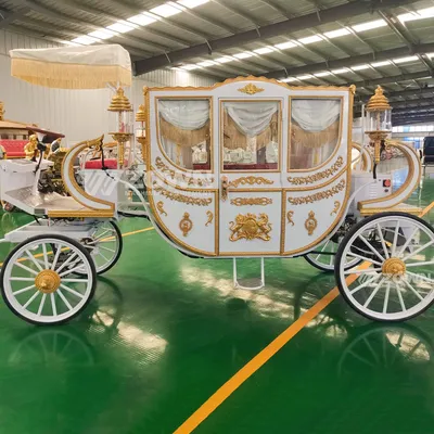 Classic European Royal Passenger Horse Carriage Equipped with Soft White Interior Curtains