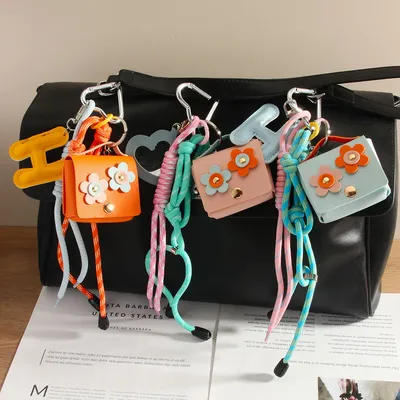 Luxury Keychain H Letter Design Charm with Coin Purse & Earbuds Case Fashionable