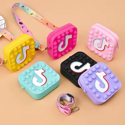 2022 Hot Sale Tik Tok Toy Silicone Push Pop Crossbody Handbag DIY Kids Decompression Push Pops Itting Coin Purse for Girl