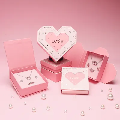 520 Love Day Pull-out Box: Love Romantic Jewelry Flip-Top Box