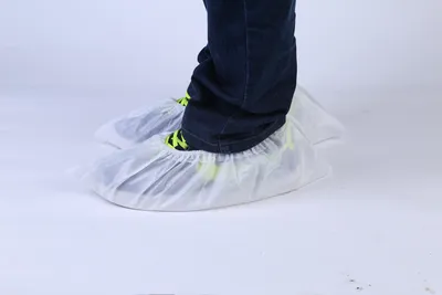 Disposable Non Woven PP+CPE Coated Foot Covers Personal Protective Anti-Slip Waterproof Shoe Covers