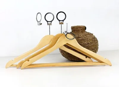 Anti Theft Hotel Wooden Clothes Hangers with Metal Clip