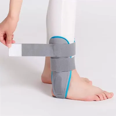 Padded Ankle Splint with Soft Towel Lining & Rigid Side Supports, Breathable Open Heel Ankle Immobilizer for Sprain, Post-Op Recovery
